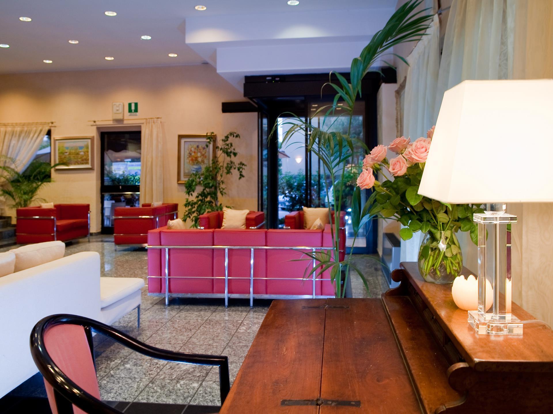 Hotel Comtur Binasco Εξωτερικό φωτογραφία