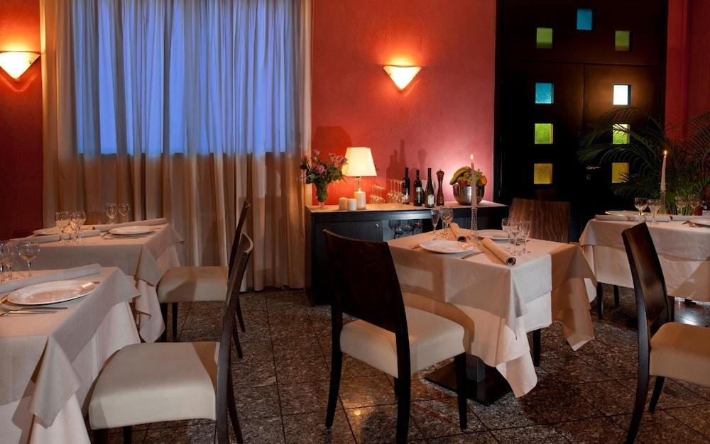 Hotel Comtur Binasco Εξωτερικό φωτογραφία