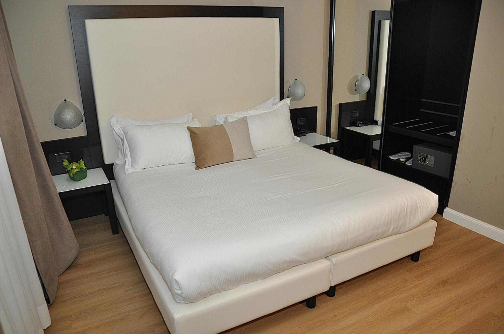 Hotel Comtur Binasco Εξωτερικό φωτογραφία