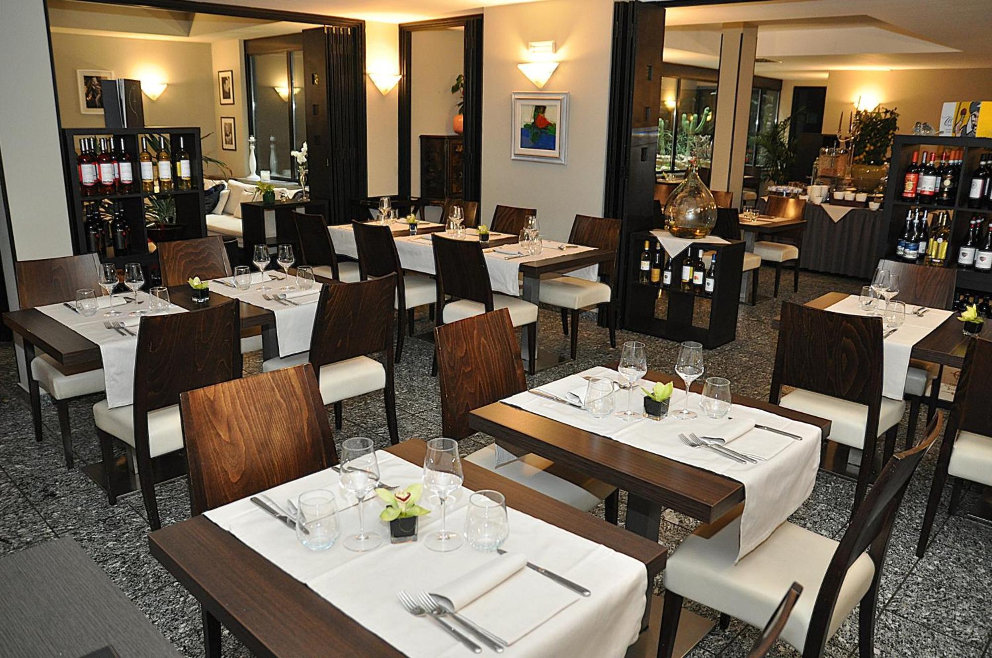 Hotel Comtur Binasco Εξωτερικό φωτογραφία